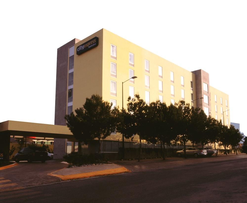 City Express By Marriott Saltillo Norte Exterior photo