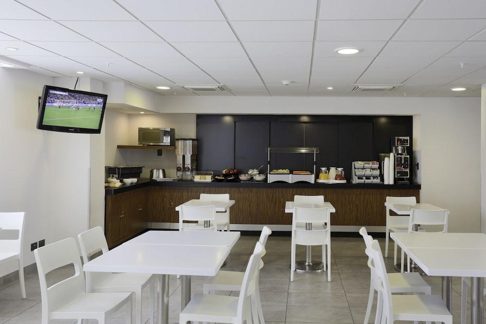 City Express By Marriott Saltillo Norte Exterior photo