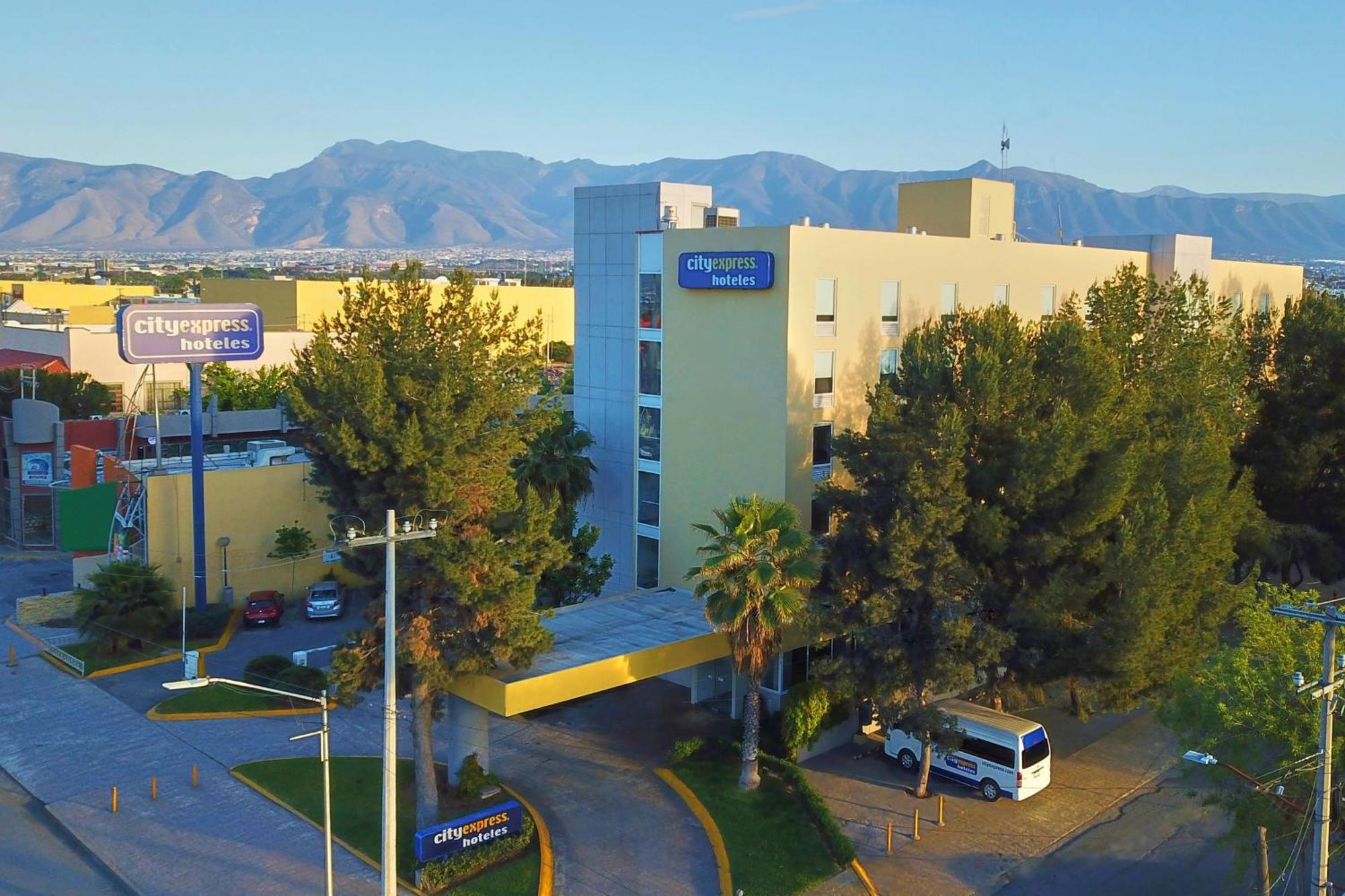 City Express By Marriott Saltillo Norte Exterior photo