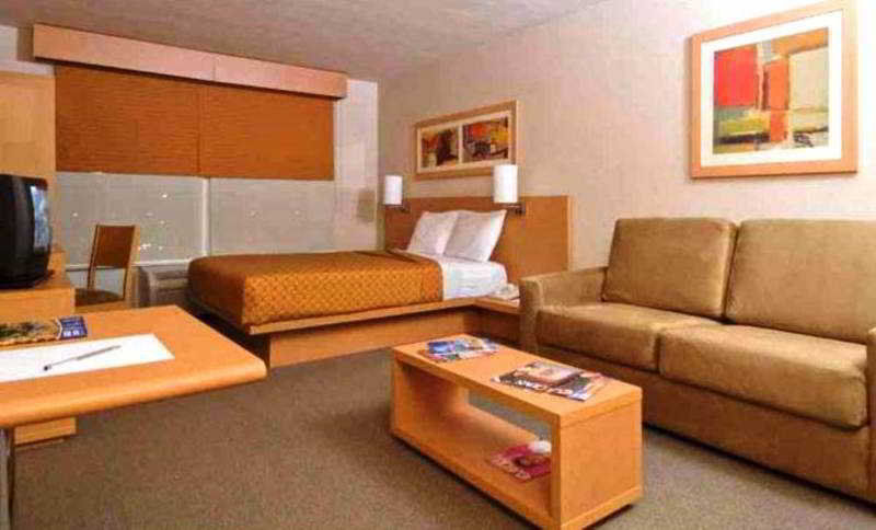 City Express By Marriott Saltillo Norte Exterior photo