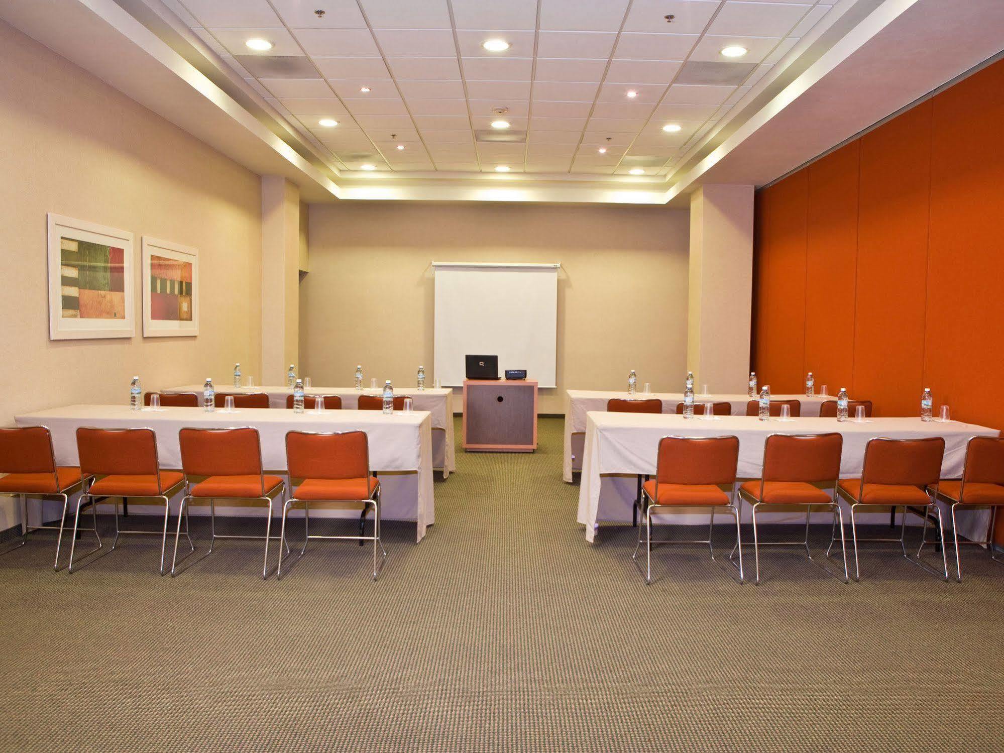 City Express By Marriott Saltillo Norte Exterior photo